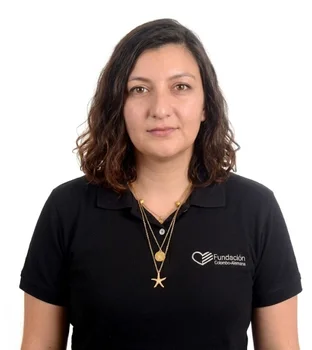 <div id="comp-kcgbbgs6" class="Z_l5lU MMl86N zQ9jDz qvSjx3 Vq6kJx comp-kcgbbgs6 wixui-rich-text" data-testid="richTextElement">
<p class="font_8 wixui-rich-text__text"><span class="wixui-rich-text__text">“Desde temprana edad he estado vinculada a este hermoso país y a su idioma. He tenido la oportunidad de vivir en Alemania en repetidas ocasiones, así como visitarla varias veces. Me gusta buscar formas diversas de enseñar alemán y poder acercar a las personas a la cultura”.</span></p>
</div>
