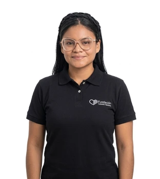 <p>“Tuve la oportunidad de vivir en Alemania y estudiar su lengua; conocer esta hermosa cultura me brindó la oportunidad de crecer académicamente y profesionalmente.  Soy docente en Idiomas extranjeros y me apasiona enseñar el idioma alemán, al igual que compartir toda su cultura y la lengua con mis estudiantes, con el fin de que puedan tener la oportunidad de conocerla y aplicarla en sus diferentes roles”.</p>
