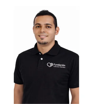 <p>“Vivir, estudiar y trabajar en Alemania por largos espacios de tiempo me permite tener una cosmovisión muy amplia tanto del dominio de la lengua como también de aspectos culturales, los cuales se complementan muy bien en el aprendizaje y enseñanza del alemán”.</p>
