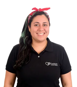 <p>“Me gusta enseñar alemán, porque es una lengua que a medida que las aprendes siempre descubres nuevas cosas.<br class="wixui-rich-text__text" />He tenido la oportunidad de vivir, estudiar y trabajar en Alemania, haciendo parte de programas de formación para profesores”.</p>
