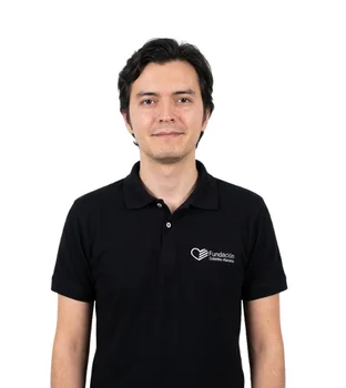 <p>“Disfruto enseñar y fomentar espacios de interacción cultural. Cada contacto, logrado a través de la tolerancia y la sensibilidad, es una oportunidad de conocimiento de sí mismo y, a la vez, un componente esencial al momento de aprender un nuevo idioma”.</p>
